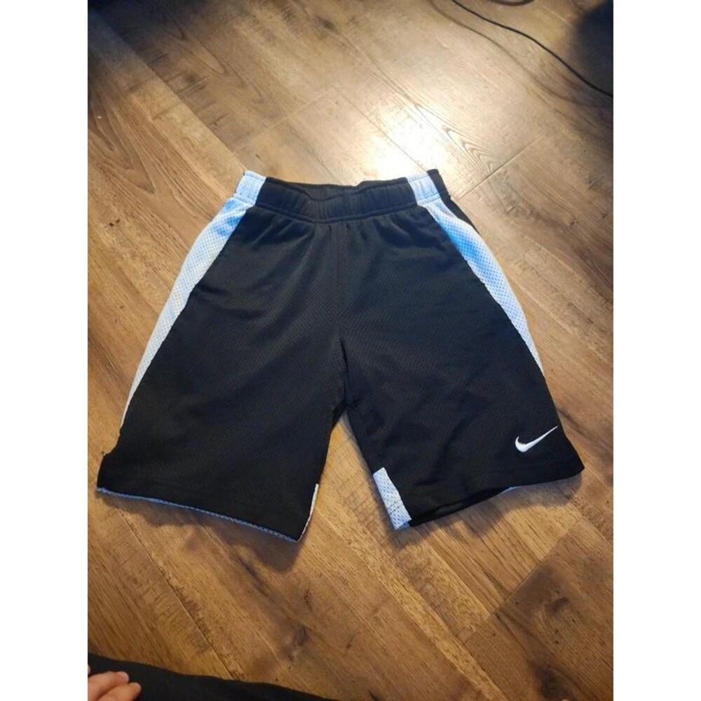 Nike boys black/white shirts YM
